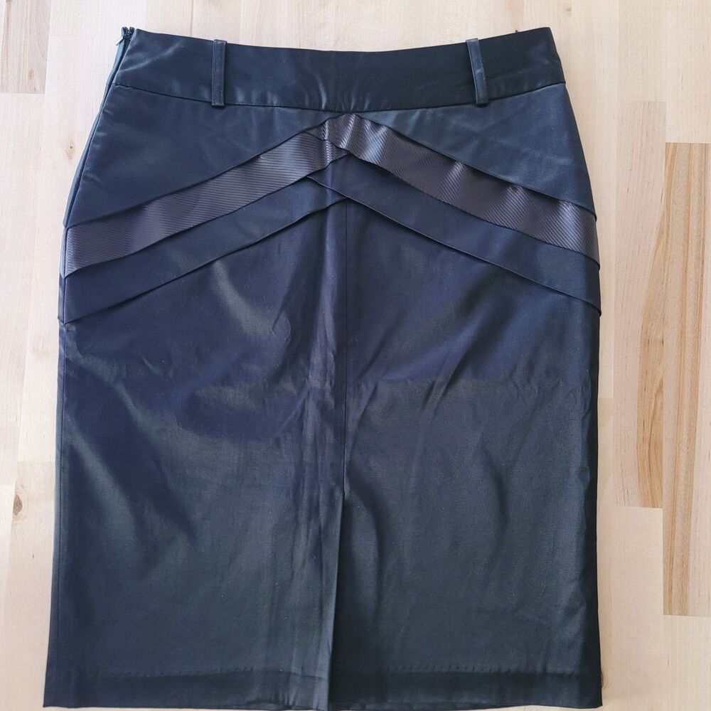 Pencil Skirt Black SZ 4 Shiny Side Zipper Sexy Dressy - Picture 2 of 5